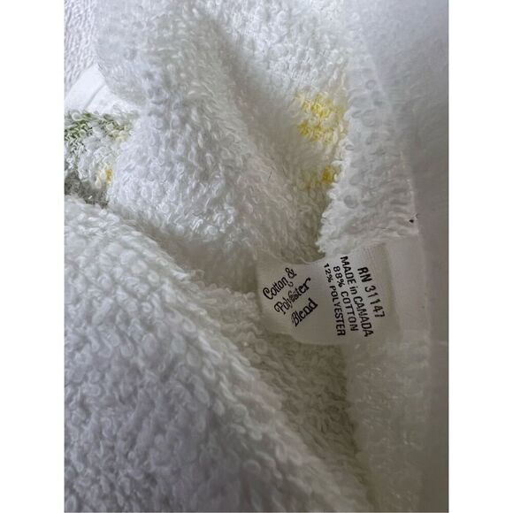 Vintage Bath Towel - Picture 5 of 5